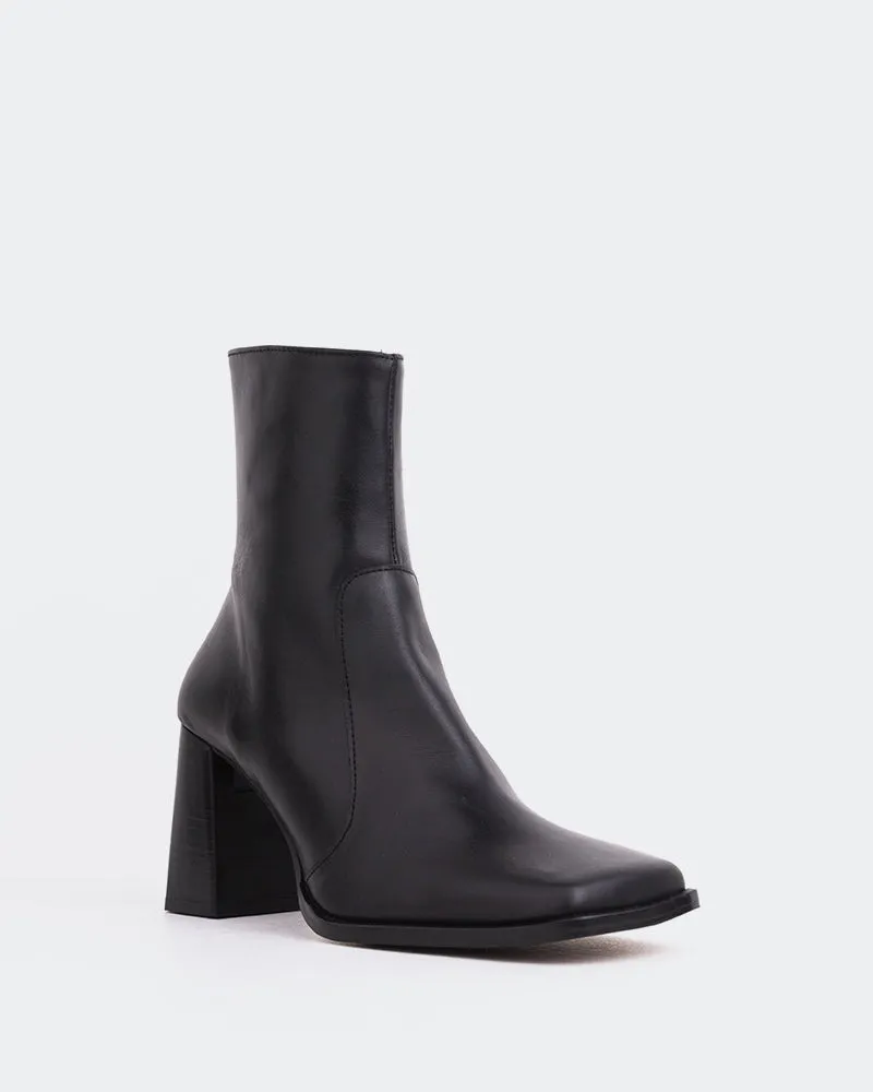 Chard Black Leather
