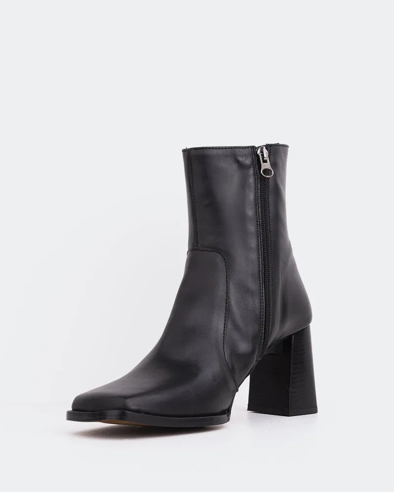Chard Black Leather