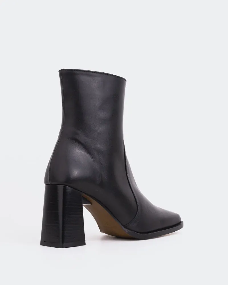 Chard Black Leather