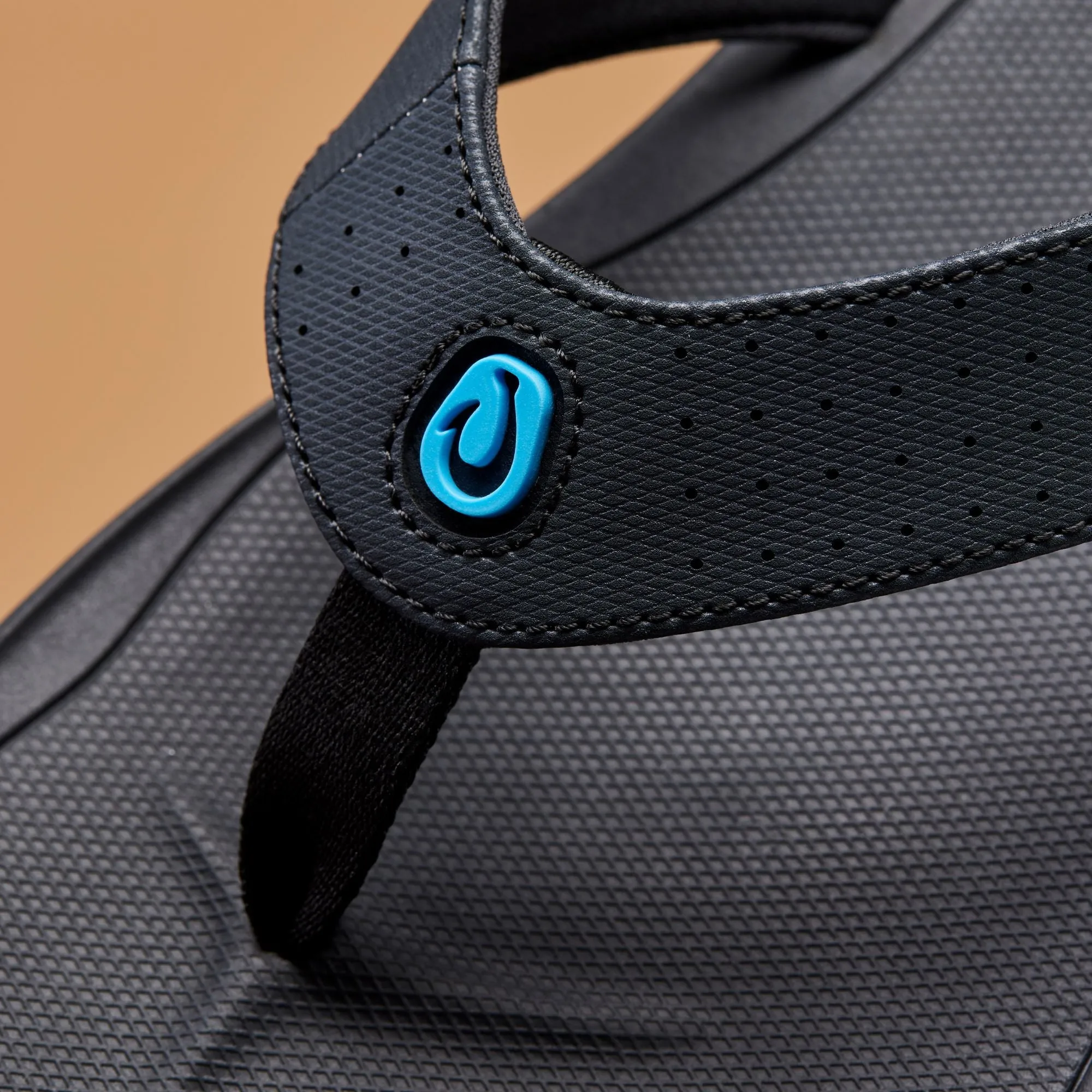 Ki‘i - Lava Rock / Bold Blue