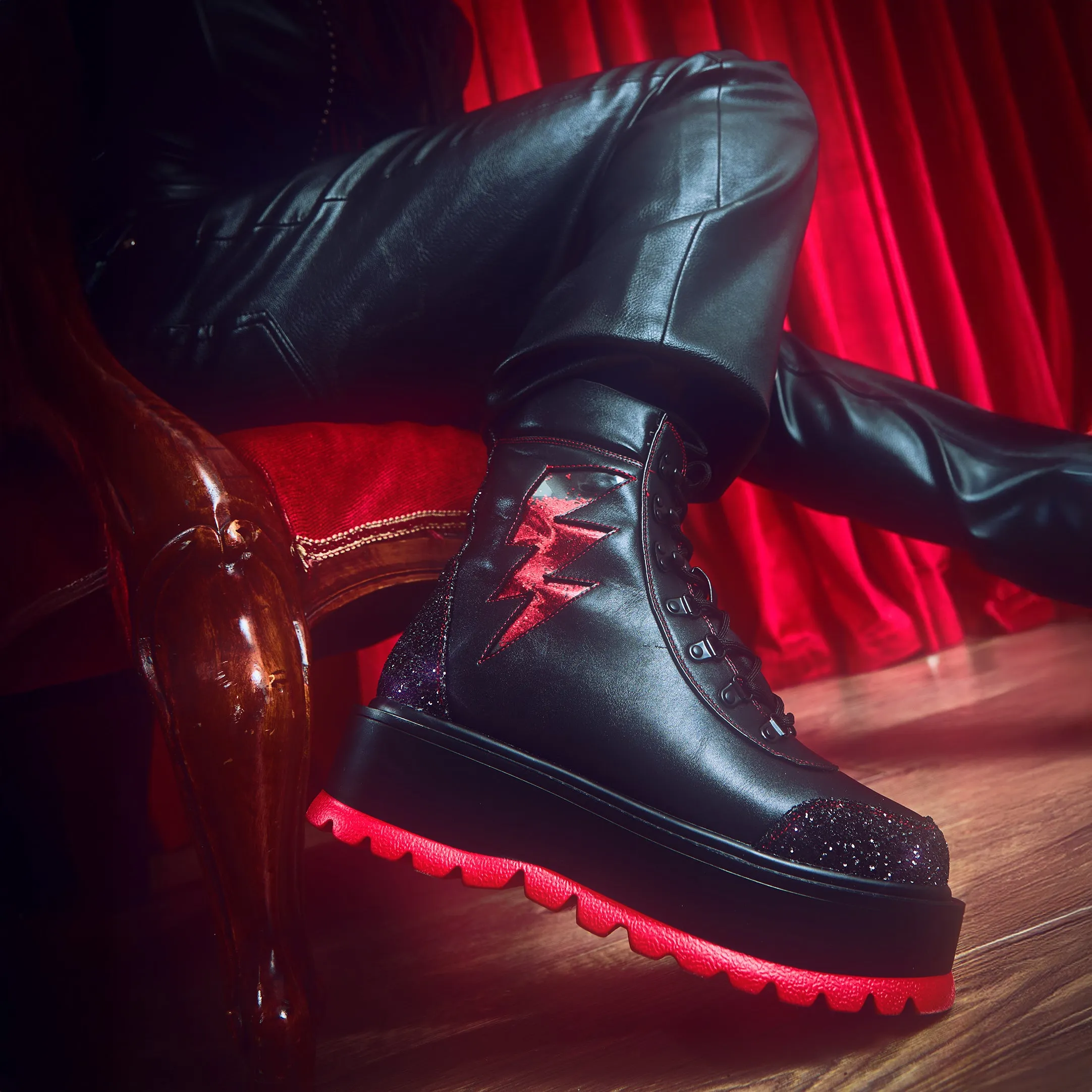The Time Warp Platform Boots - Black